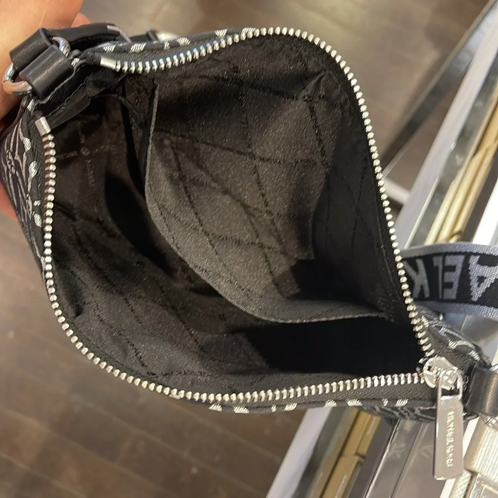 MICHAEL KORS Jet Set Travel Small Logo Jacquard Crossbody With Tech Attach NWT - Picture 6 of 16